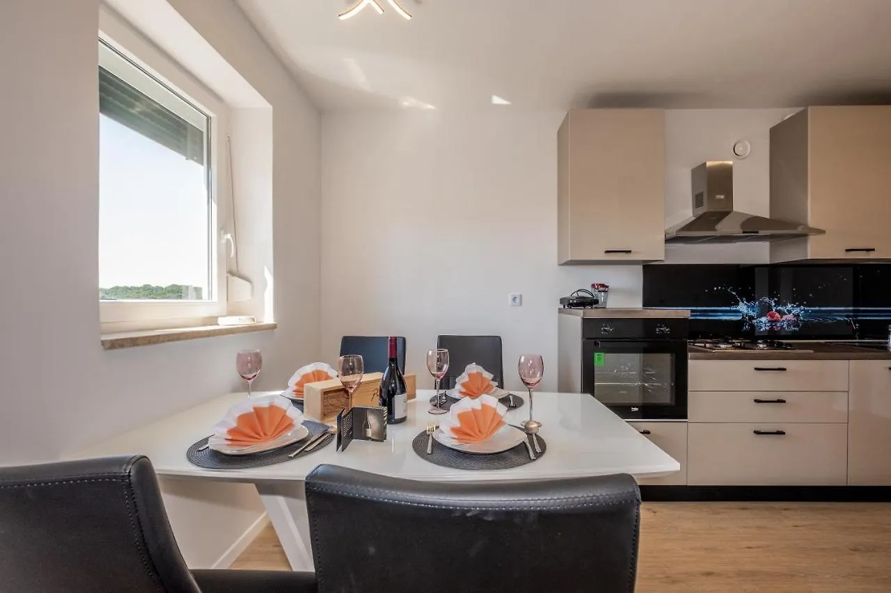 Apartment Second Home Pula